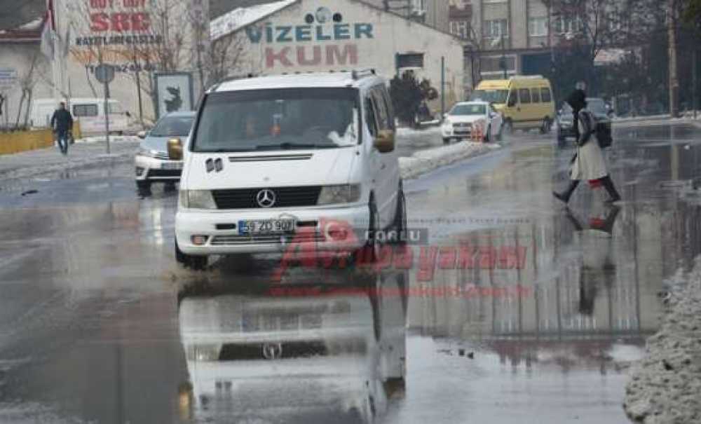 Kar Gitti Çamur Geldi