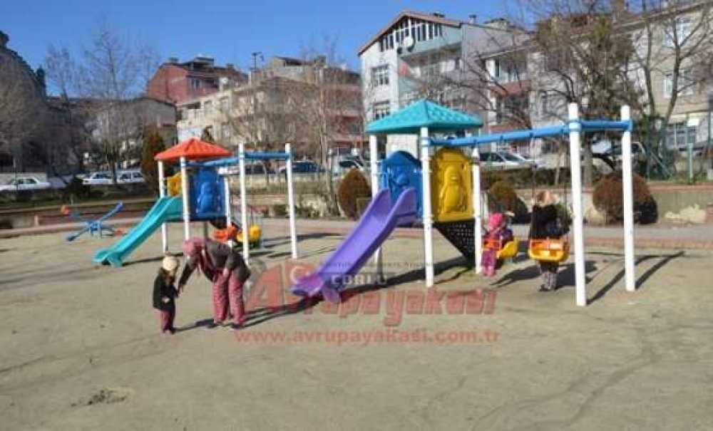 Güneşli Hava Yüzleri Güldürdü