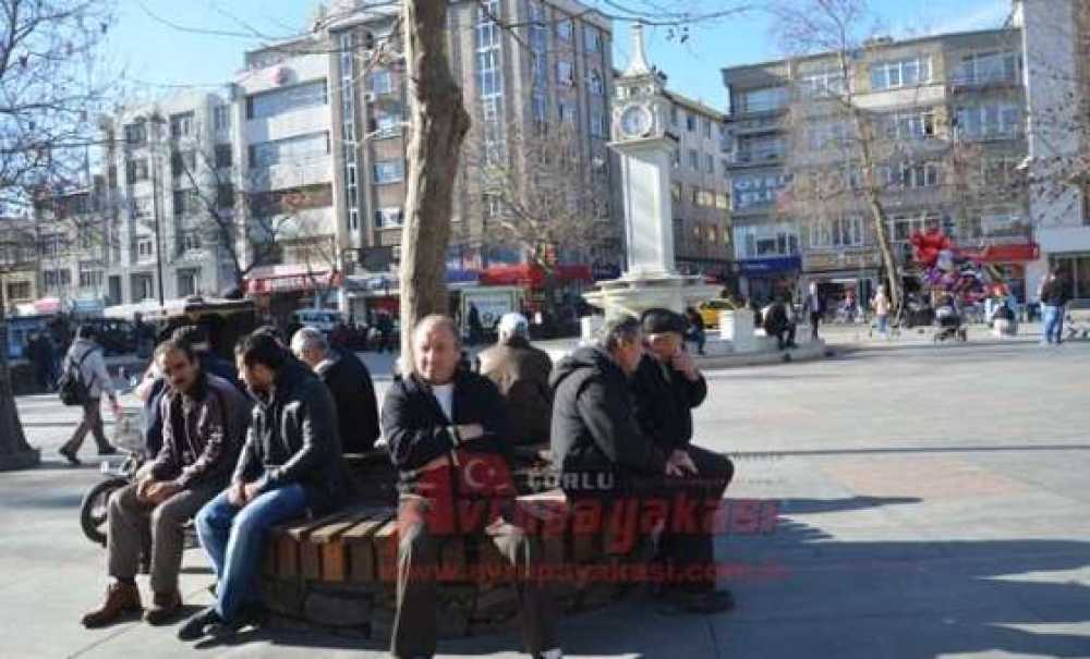 Güneşli Hava Yüzleri Güldürdü