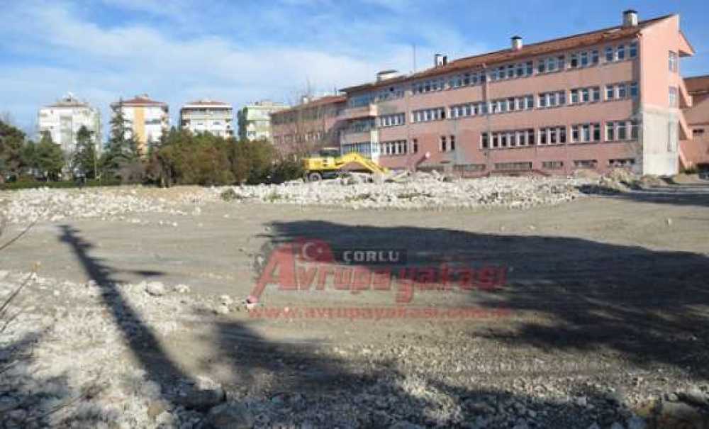 Çorlu Moloz Tarlasından Kurtuluyor