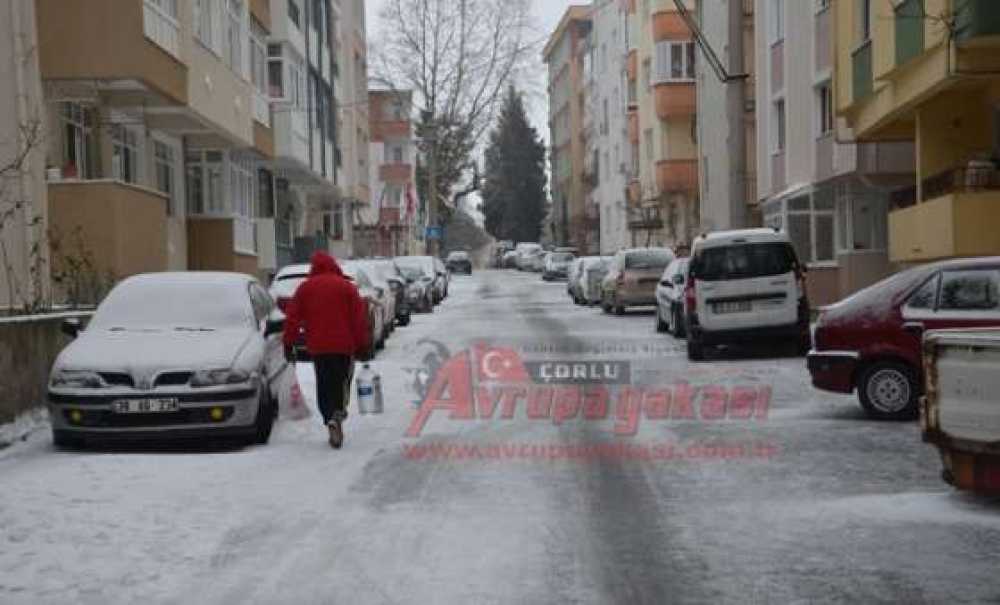 Çorlu Beyaza Büründü