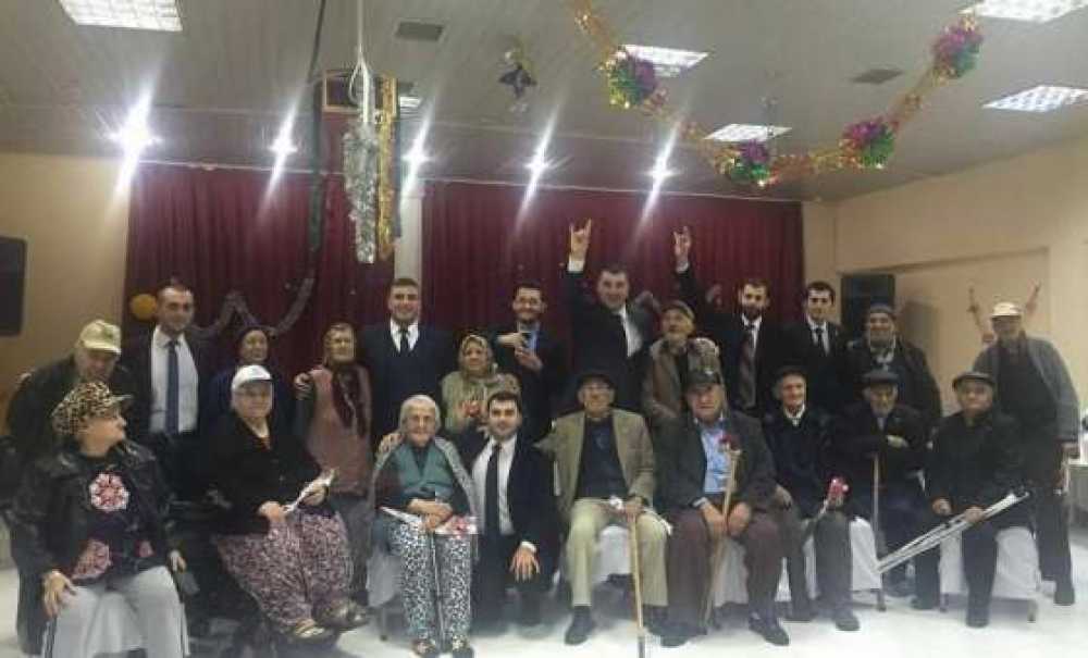 Ülkü Ocaklarından Huzurevine Ziyaret