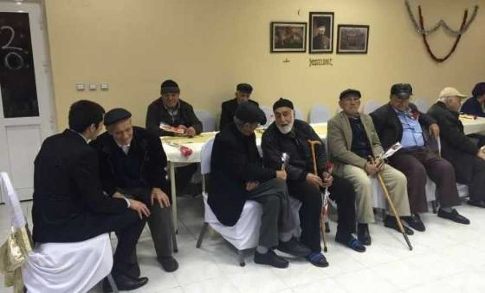 Ülkü Ocaklarından Huzurevine Ziyaret