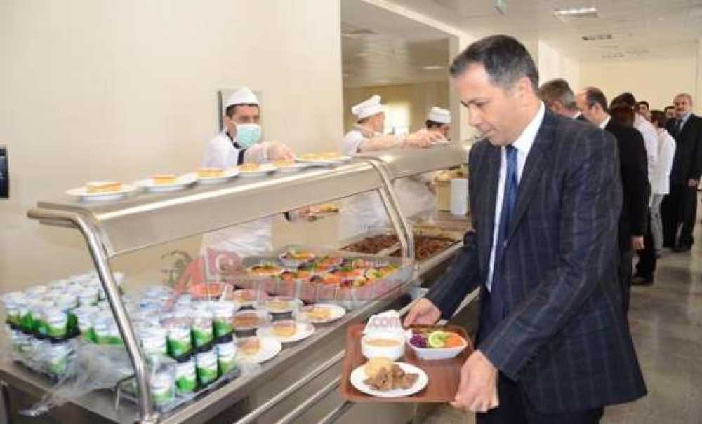 Vali Yerlikaya Tıp Bayramını Sağlık Çalışanları Ile Kutladı