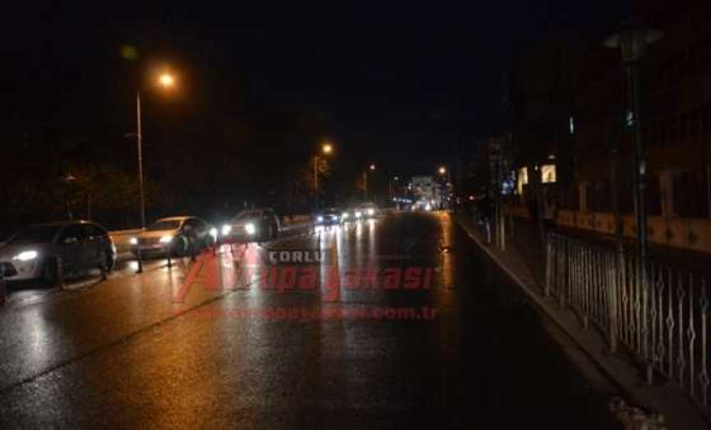 Omurtak Caddesi Zifiri Karanlık