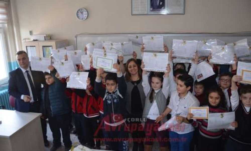 45 Bin Öğrenci Karnesini Aldı