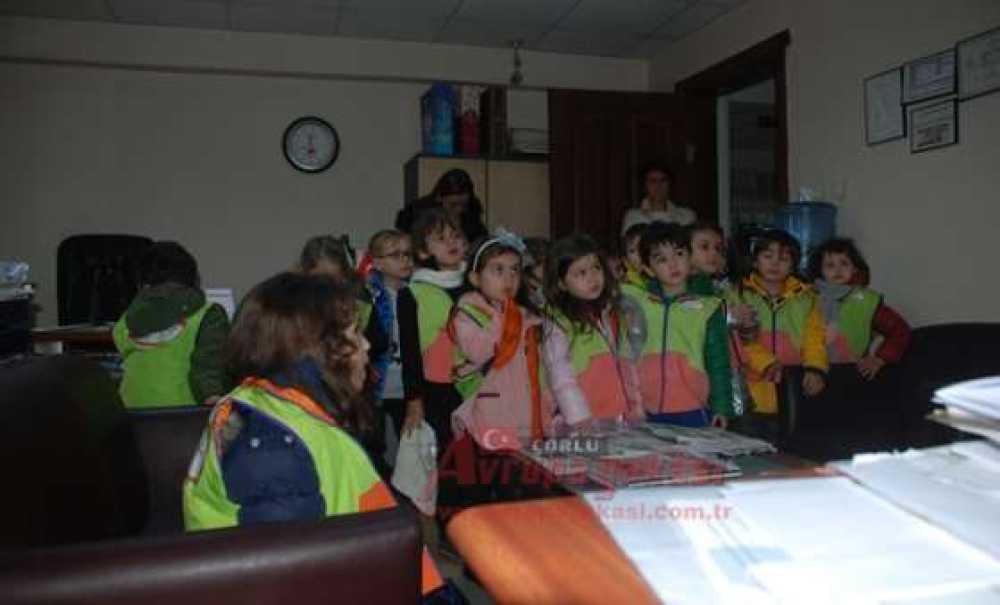 Minik Öğrencilerden Avrupa Yakası Gazetesi`ne Ziyaret