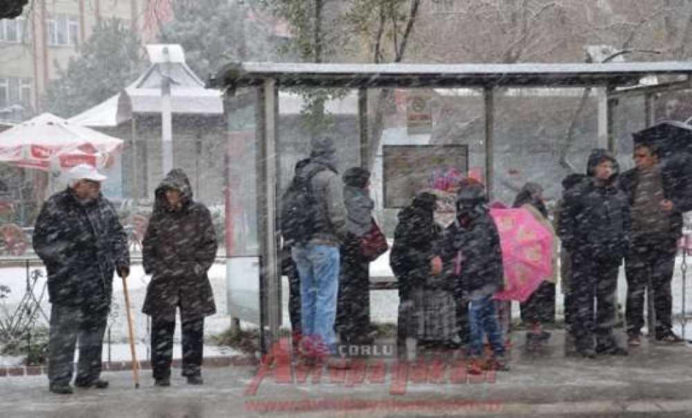 Çorlu Güne Karla Başladı
