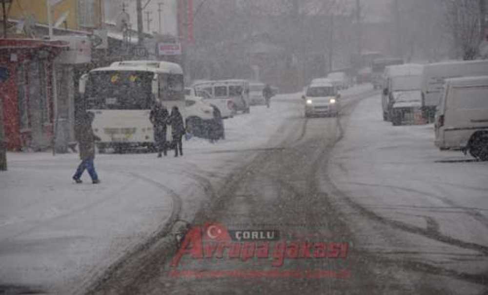 Çorlu Güne Karla Başladı