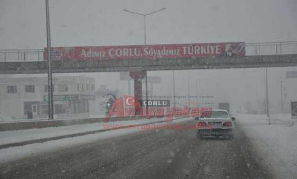 Çorlu Güne Karla Başladı