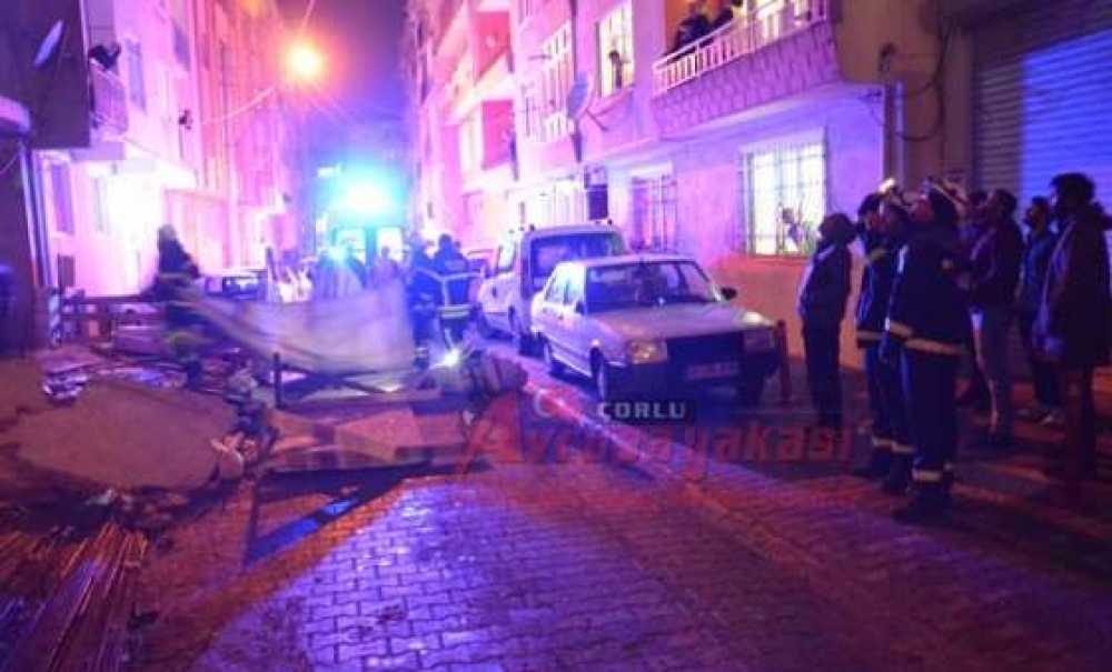 Kız Arkadaşına Sinirlendi Çatıya Çıktı