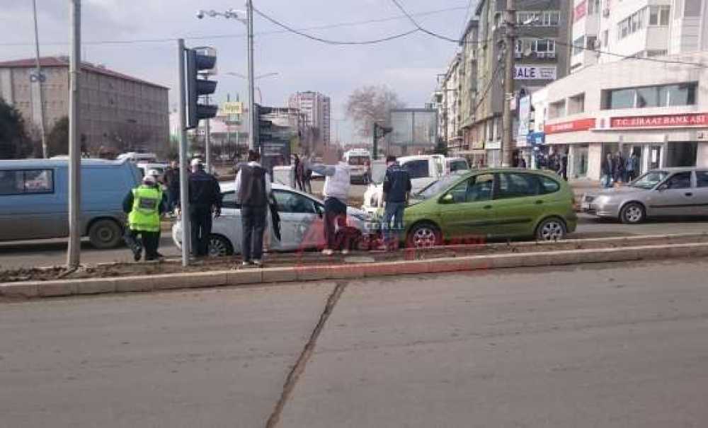 Ters Yöne Giren Sürücü Kazaya Neden Oldu