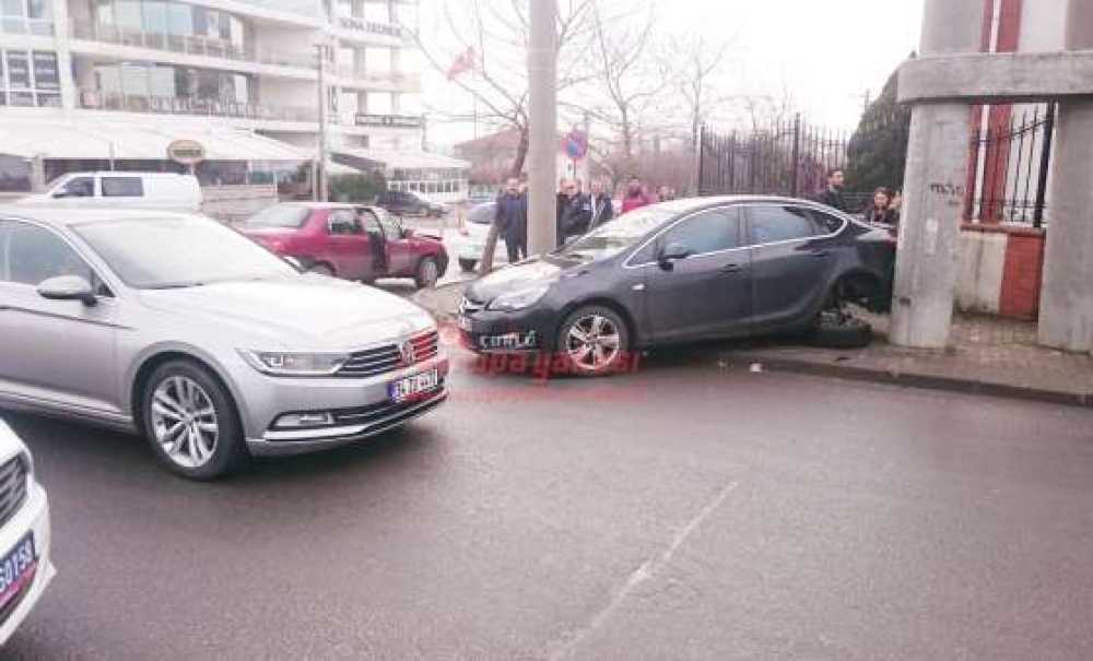 Bu Kavşakta Kaza Eksik Olmuyor
