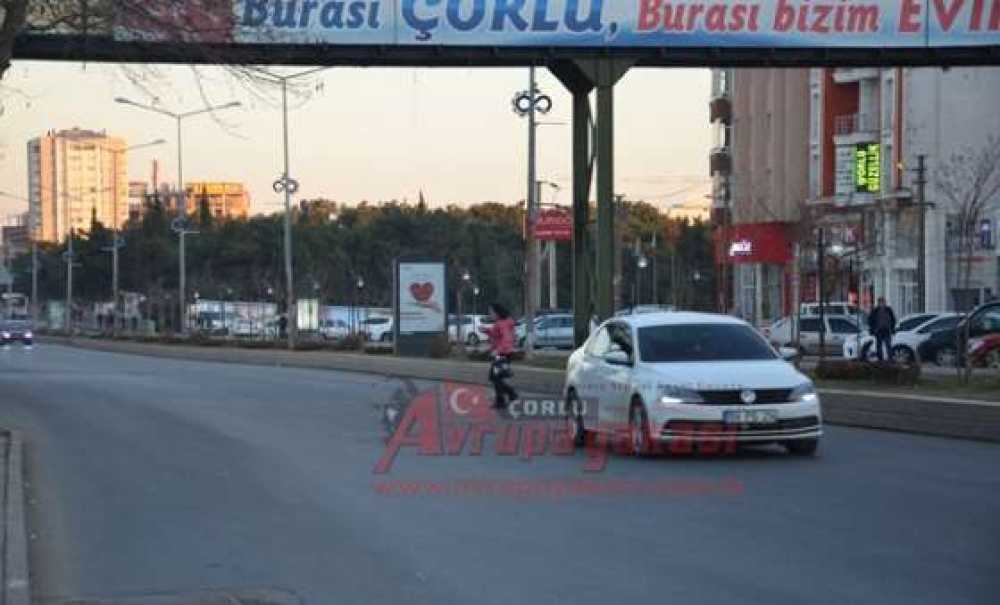 Üst Geçit Var Kullanan Yok