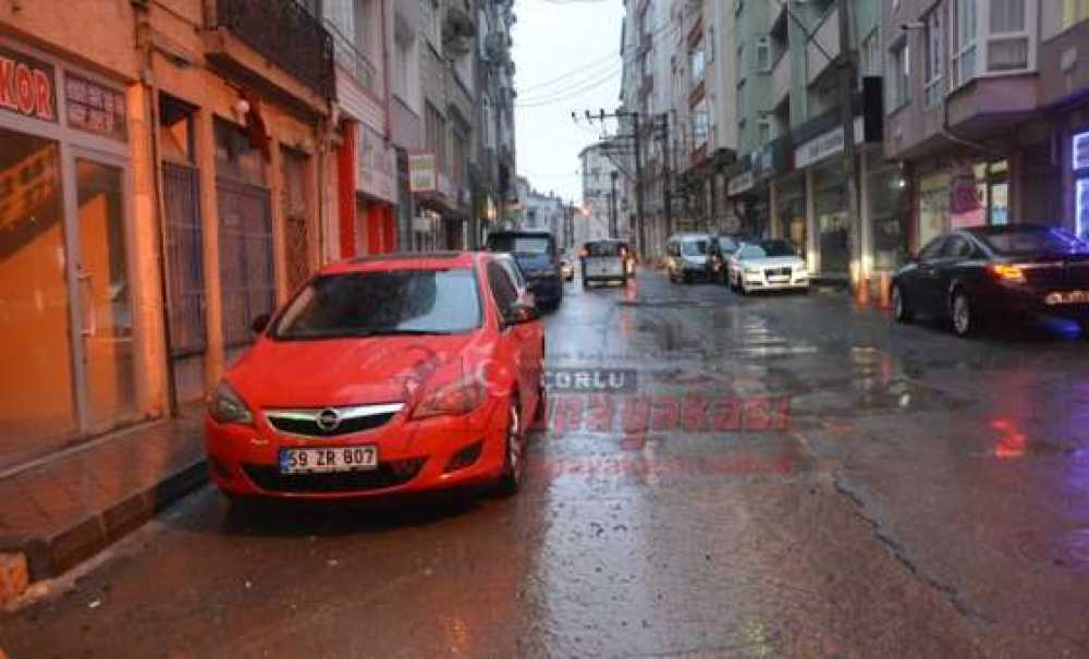 Yel Değirmeni Sokak`ta Park Yasak