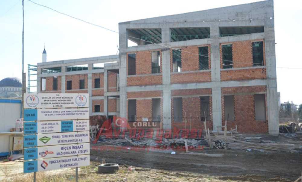 Çok Amaçlı Salon Yetişmedi