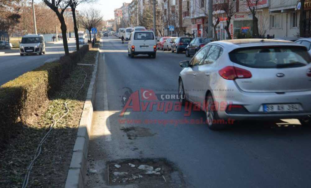 Atatürk Bulvarı Meşhur Çukurları