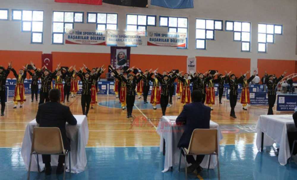 Çorlu`nun Folklorcuları Birinciliğe Abone Oldu