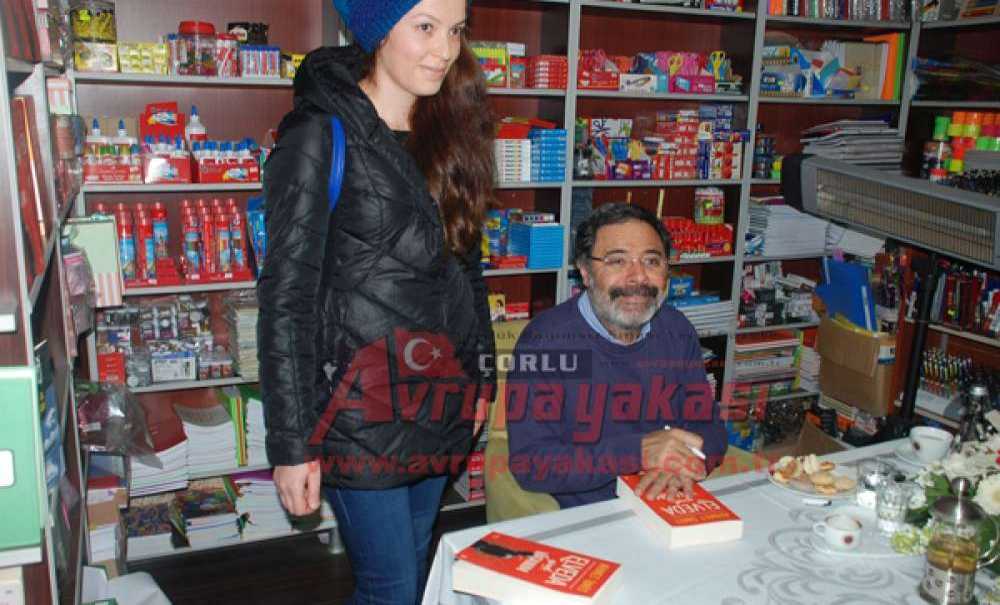 Kitaplarını Çorlulu Okurları İçin İmzaladı