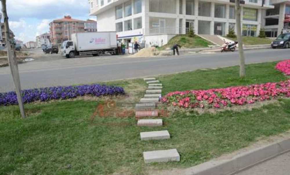 Yayalara Geçiş Yeri Yapıldı