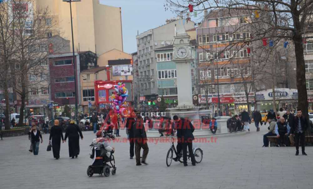 Güzel Havayı Gören Sokağa Çıktı, Meydanlar Doldu Taştı