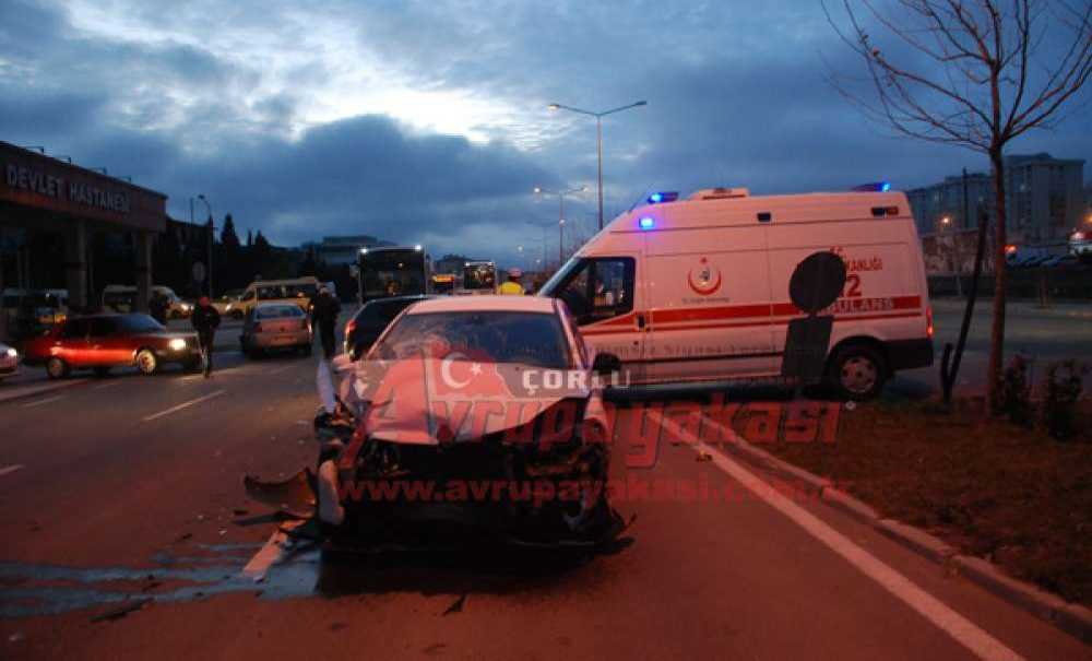 Devlet Hastanesi Önünde Kaza