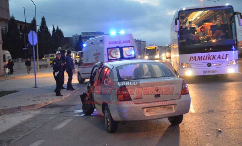 Devlet Hastanesi Önünde Kaza