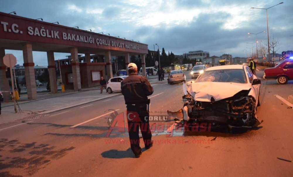 Devlet Hastanesi Önünde Kaza
