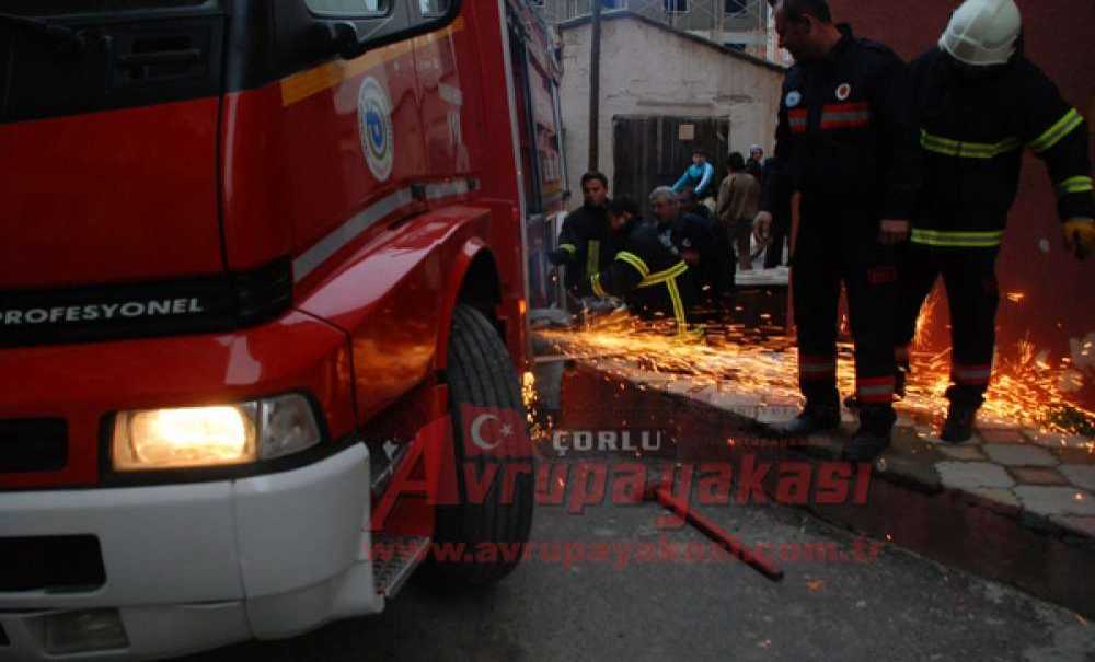 İtfaiye Bu Kez Kendisini Kurtardı