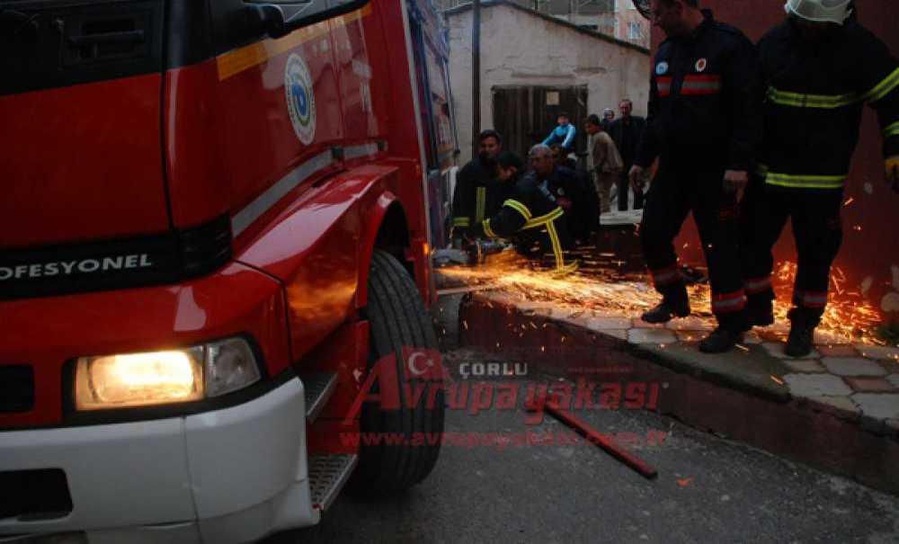 İtfaiye Bu Kez Kendisini Kurtardı