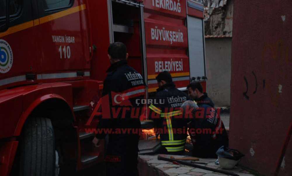 İtfaiye Bu Kez Kendisini Kurtardı