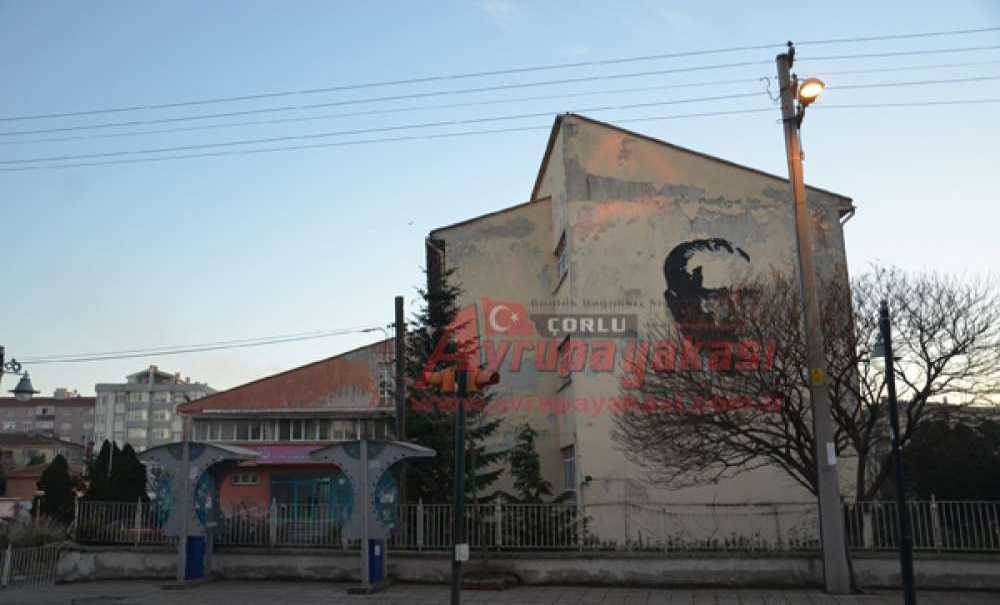 Yıkılmaya Yüz Tuttu