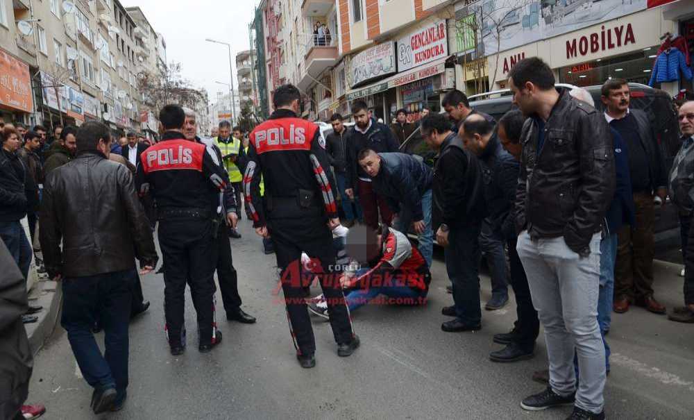 Park Halindeki Araçlara Çarpıp Yaralandılar