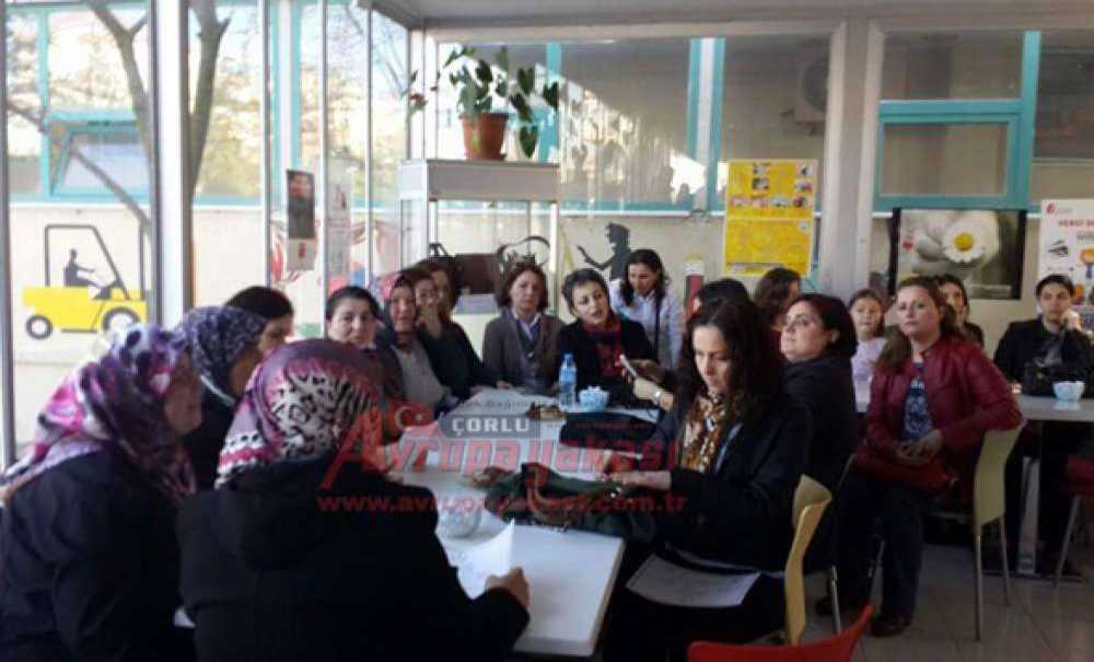 Aile Eğitimi Kursiyerlerine Sertifikaları Verildi