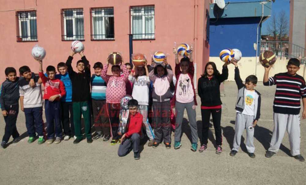 Çorlu Tdp Personelinden Öğrencilere Spor Malzemesi