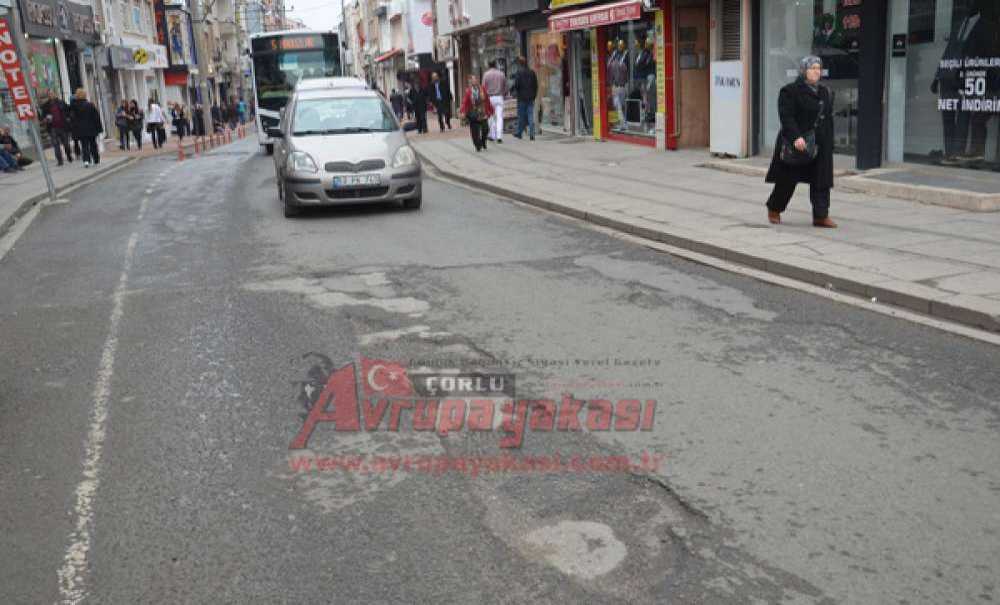 Bozuk Yollar Sürücüleri İsyan Ettiriyor