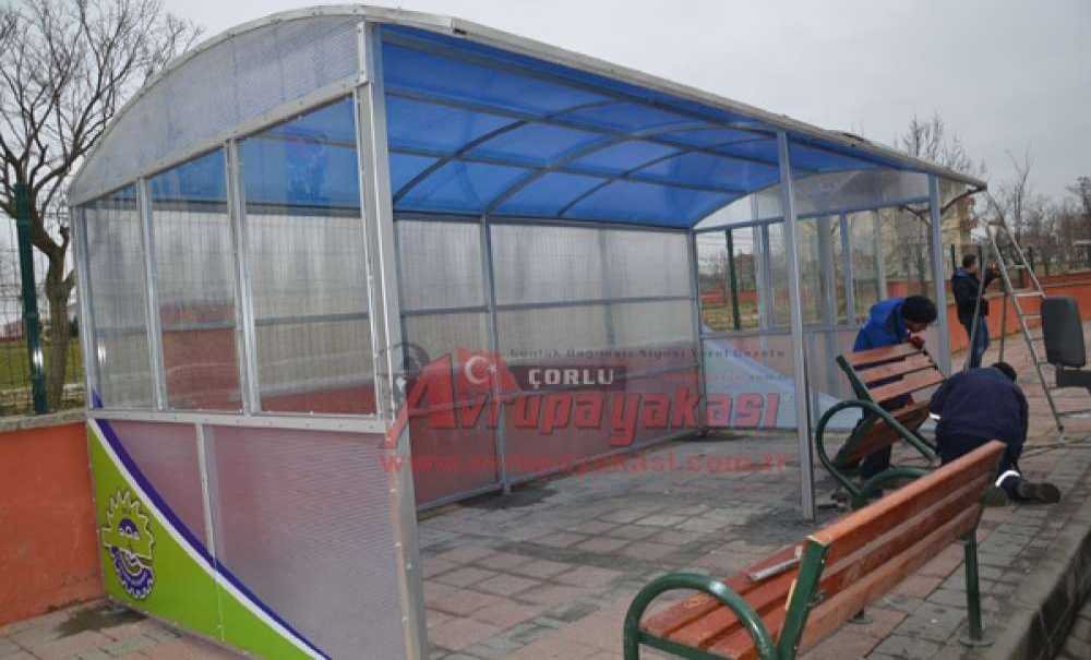 Ergene Belediyesi Durak Montajını Sürdürüyor