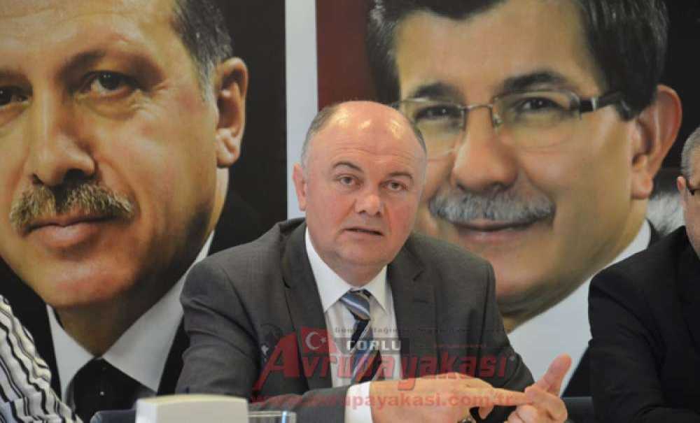 Ak Parti'nin Eski Başkanı İsmet Albayrak:“Siyaset İnsanlara Hizmet Etmek İçin Yapılır”