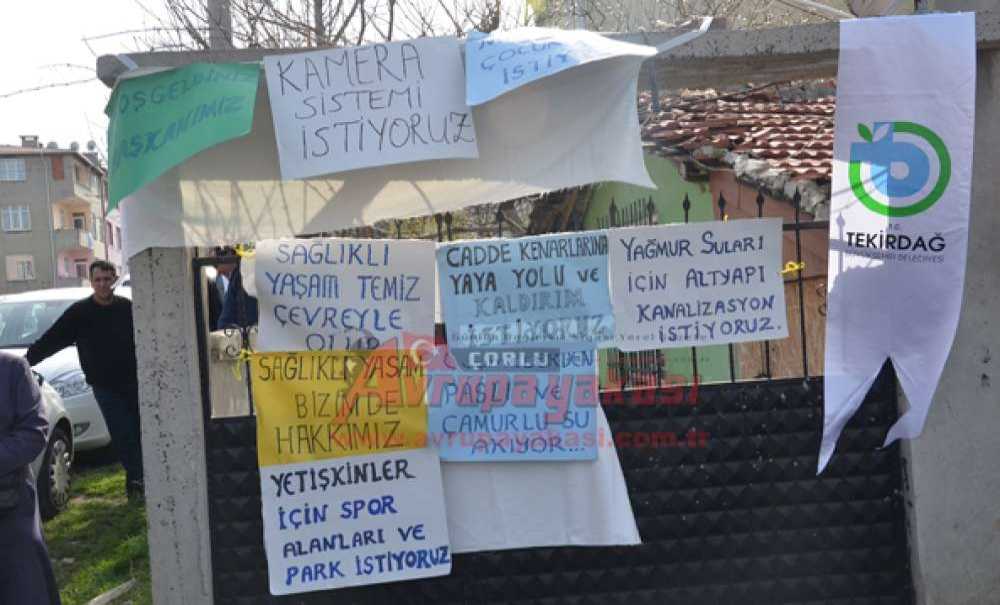 Vatandaşlardan Dövizli Pankartlı İstek