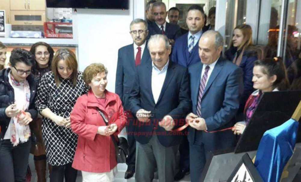 Halk Eğitimi Merkezinin Sergisini Tekirdağ Valisi Salihoğlu Açtı