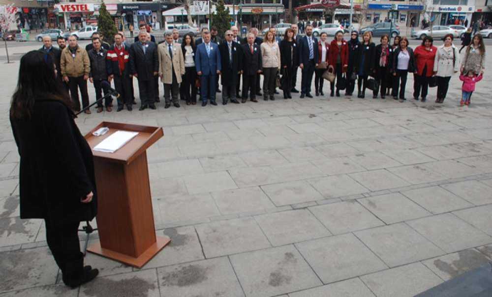 Muhasebeci Ve Mali Müşavirlerden Atatürk Anıtına Çelenk