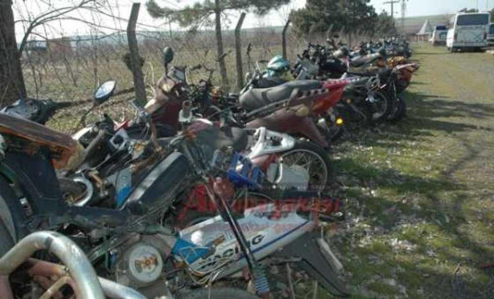 Yedieminli Otoparklar Motosiklet Mezarlığına Döndü
