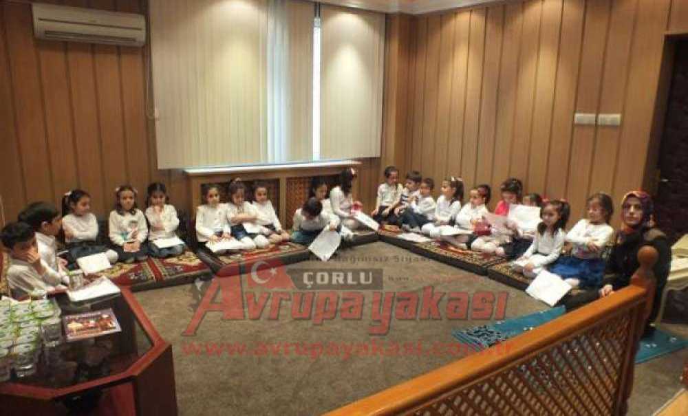 Minik Öğrenciler Ve Aileleri Çorlu Müftülüğü'nü Ziyaret Etti
