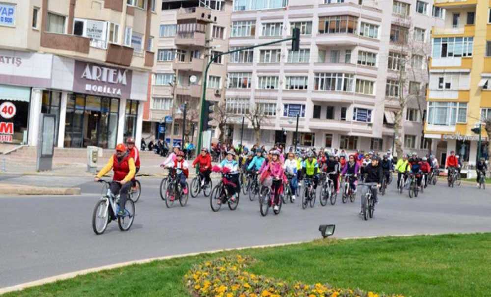 Çorlu'da Kadınlardan Bisiklet Turu Etkinliği