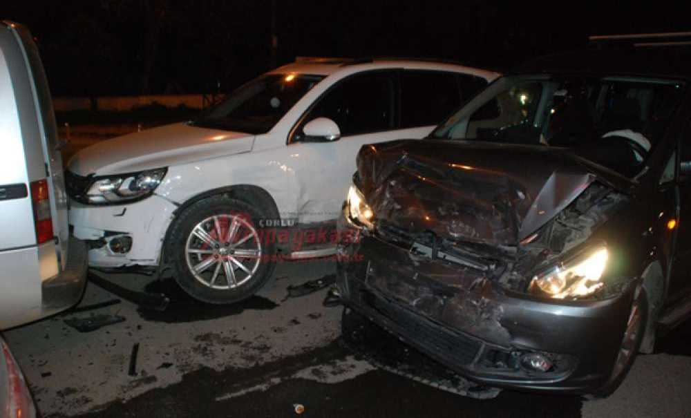 Kaza Yapan Sürücü Aracı Bırakıp Kaçtı