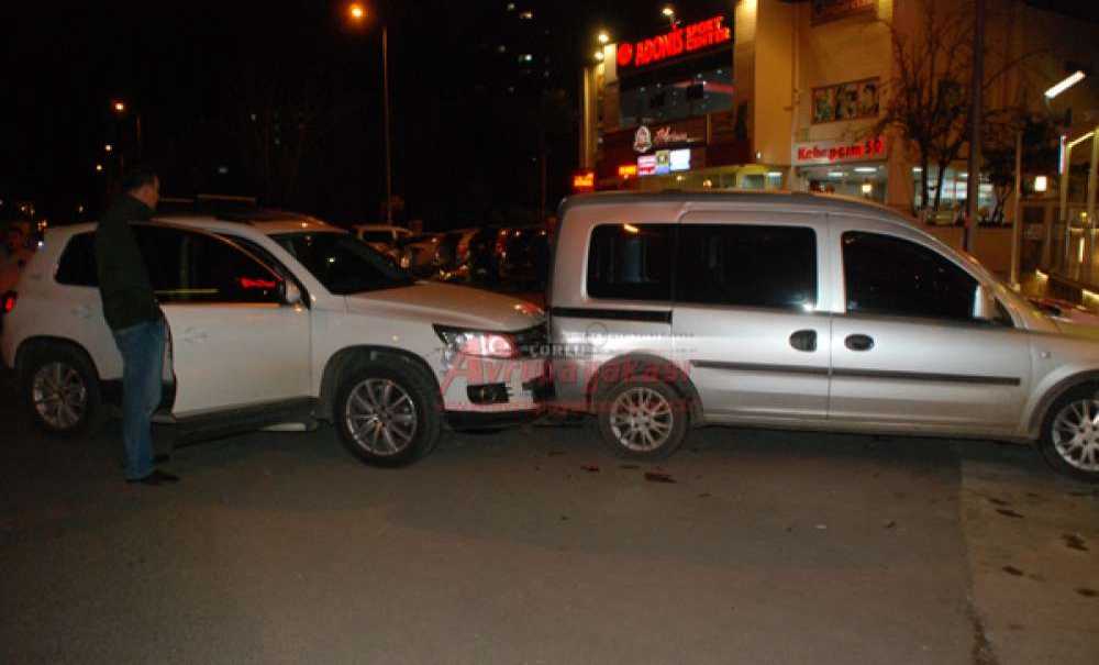 Kaza Yapan Sürücü Aracı Bırakıp Kaçtı