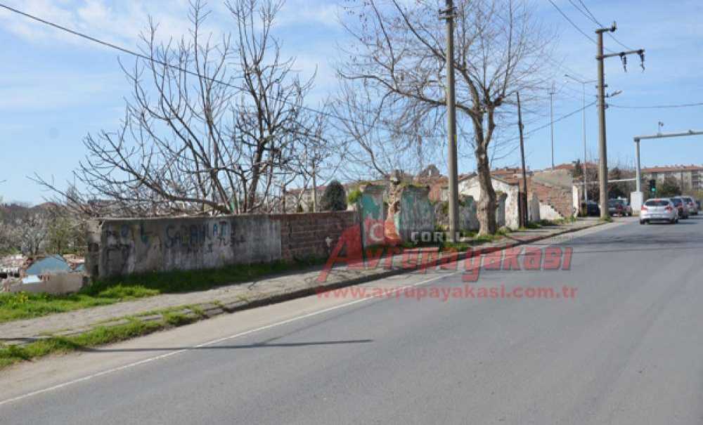 Metruk Evler Yıkılmayı Bekliyor