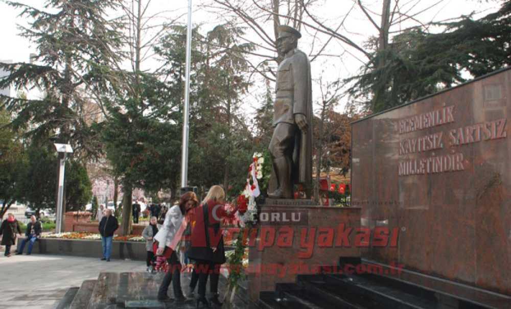 Kadın Muhasebecilerden Atatürk Anıtına Çelenk