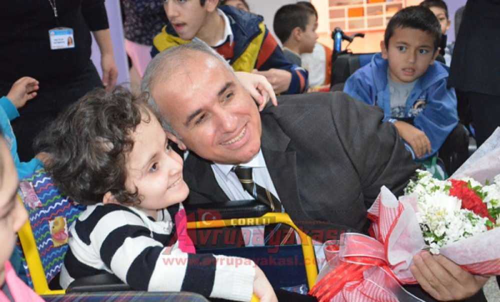 Umutları Kümeste Büyüttüler