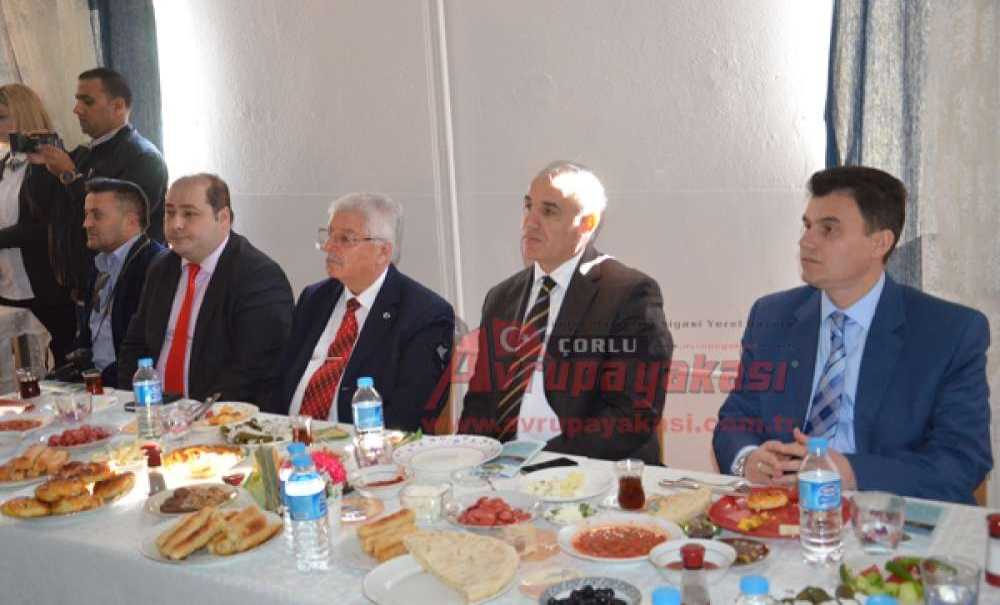 Umutları Kümeste Büyüttüler